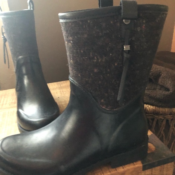 Ugg rain boots - Picture 2 of 4